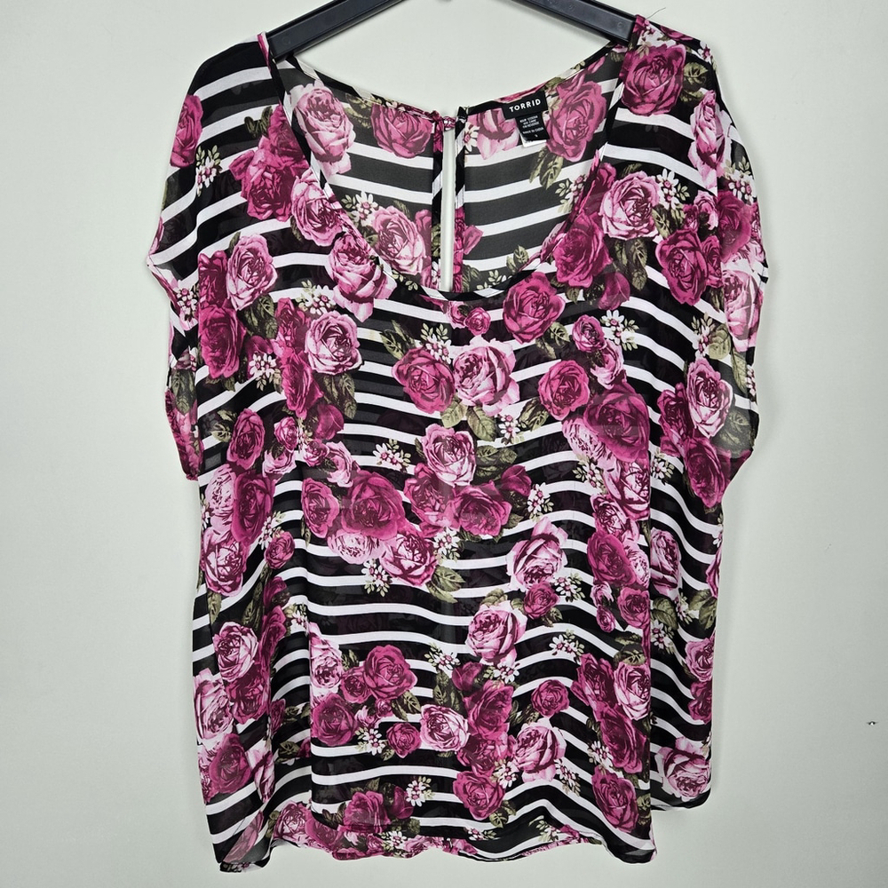 Torrid Womens Rose Button Back Top Size 2X Striped Feminine Grunge Whimsigoth - Picture 3 of 8